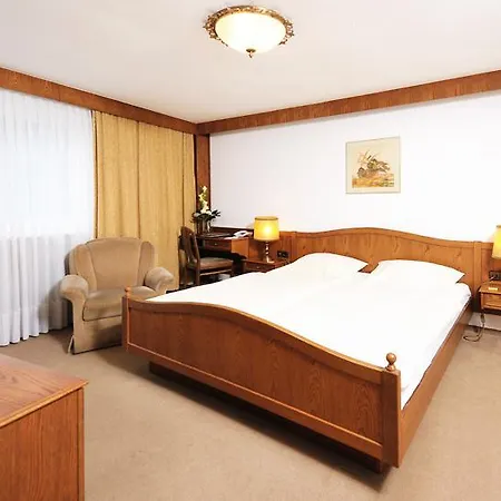 Alte Post Garni Hotel 3*